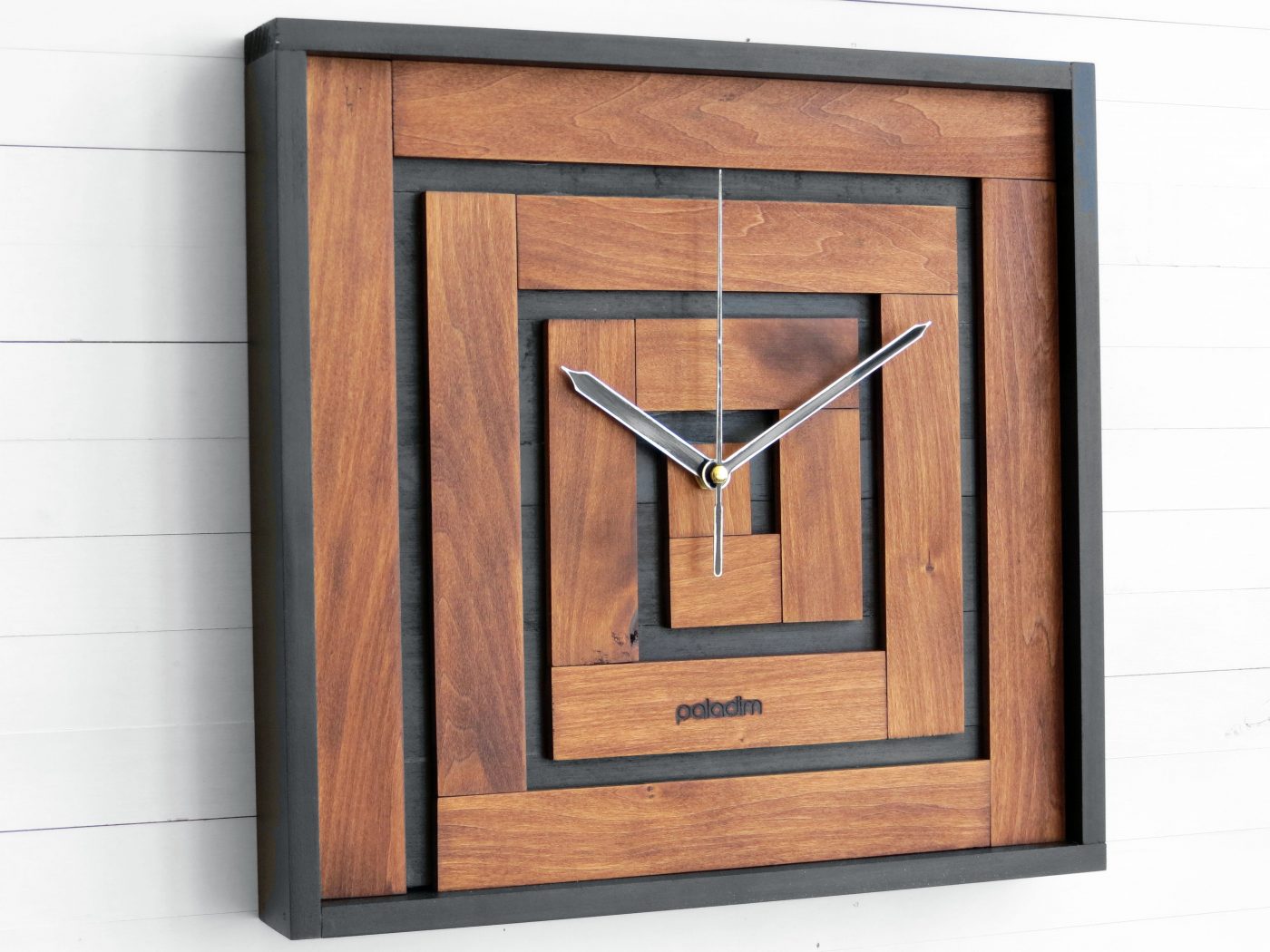 wooden wall clock latest design for decoration in Pakistan
