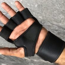 Bodybuilding Stylish Workout Black Gloves Price In Pakistan